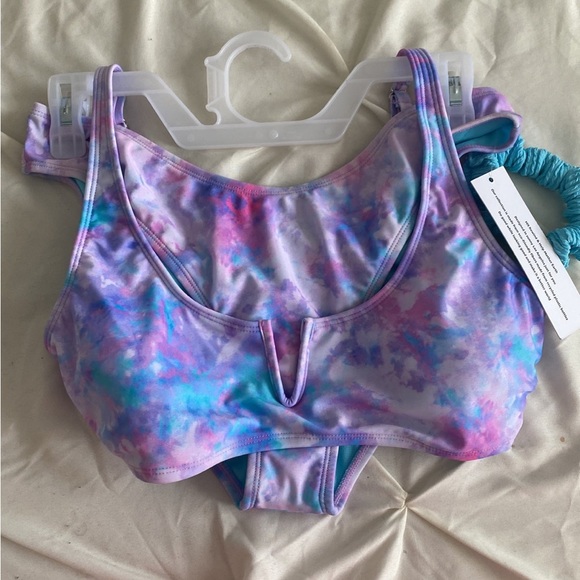 Swimsuit - Picture 4 of 6